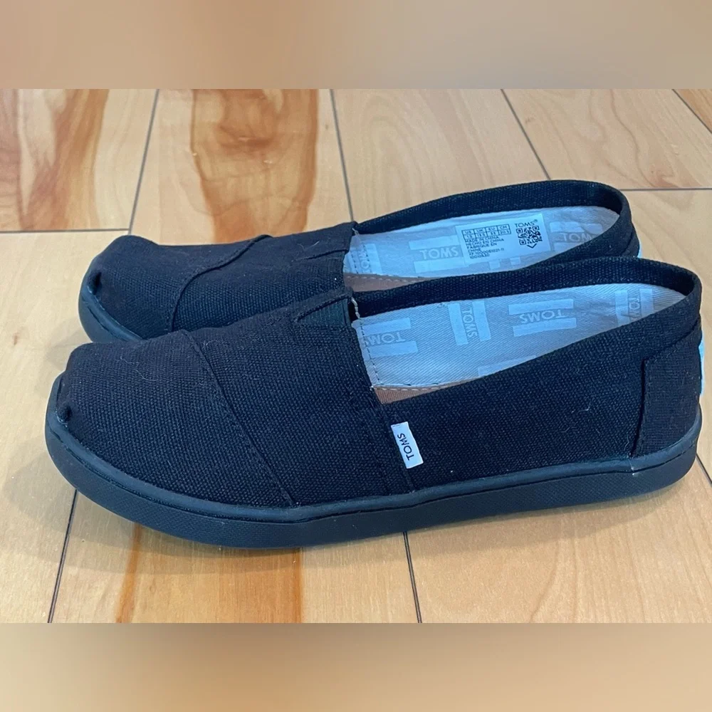 TOMS Canvas Youth Size 1.5‎